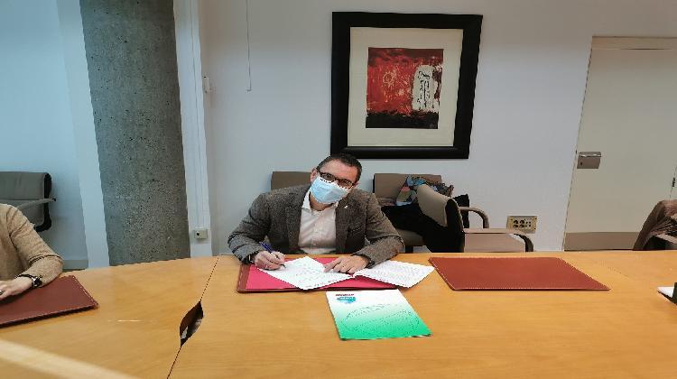 firma-acuerdo-cobro-de-tutorias-nov-2021